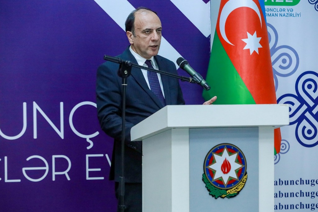 “Müasir dövrdə informasiya mühiti və sosial çağırışlar fonunda gənclər arasında mənəvi dəyərlər” mövzusunda tədbir keçirilib (FOTO)