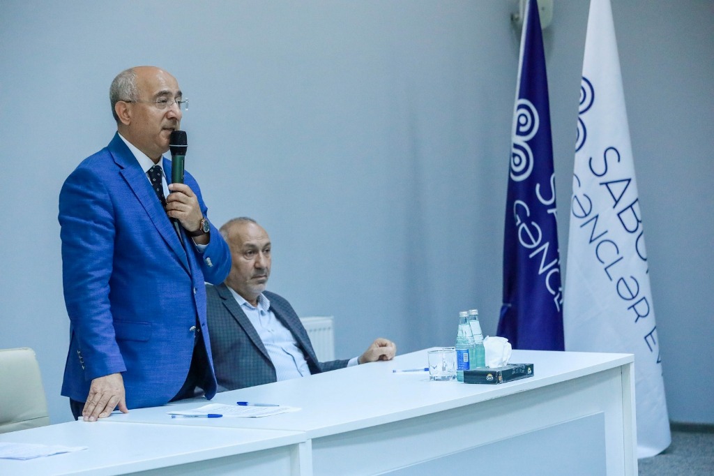 “Müasir dövrdə informasiya mühiti və sosial çağırışlar fonunda gənclər arasında mənəvi dəyərlər” mövzusunda tədbir keçirilib (FOTO)
