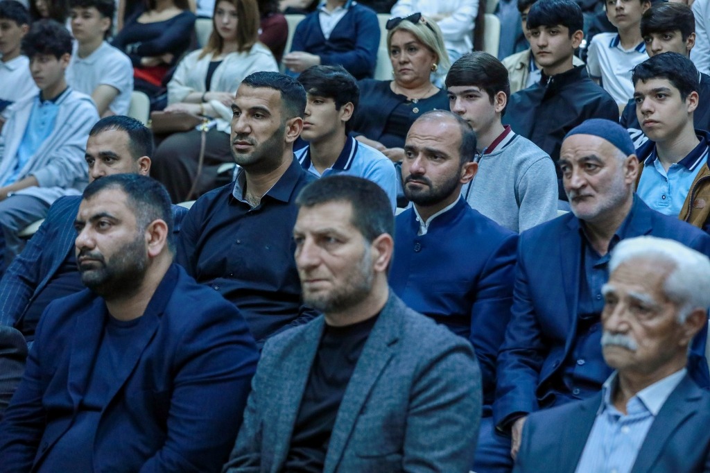 “Müasir dövrdə informasiya mühiti və sosial çağırışlar fonunda gənclər arasında mənəvi dəyərlər” mövzusunda tədbir keçirilib (FOTO)