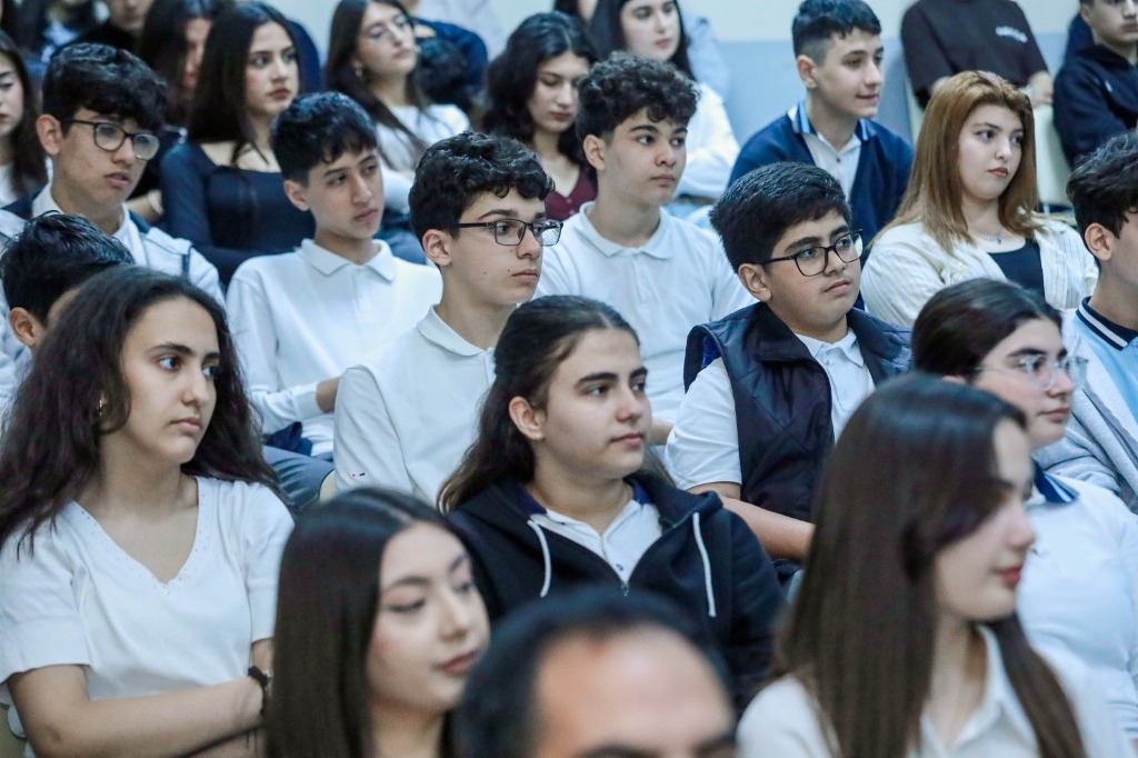“Müasir dövrdə informasiya mühiti və sosial çağırışlar fonunda gənclər arasında mənəvi dəyərlər” mövzusunda tədbir keçirilib (FOTO)