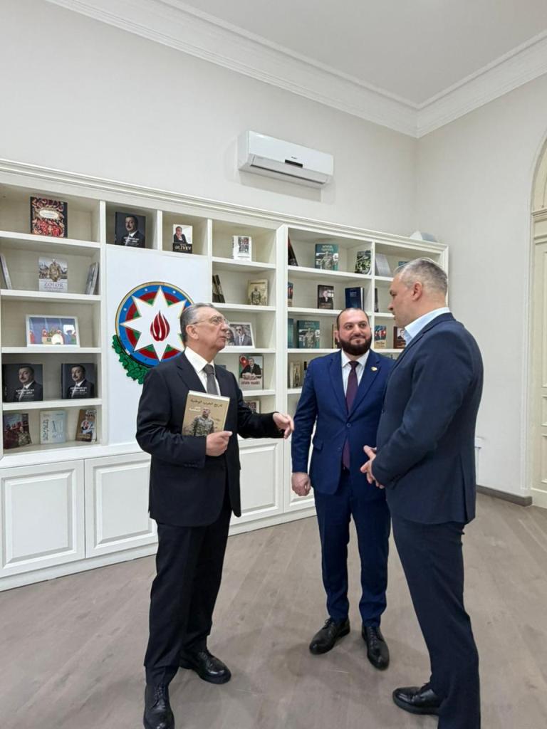 Bakı Şəhər İcra Hakimiyyətində Dubaydan gələn nümayəndə heyətləri ilə görüşlər keçirilib (FOTO)