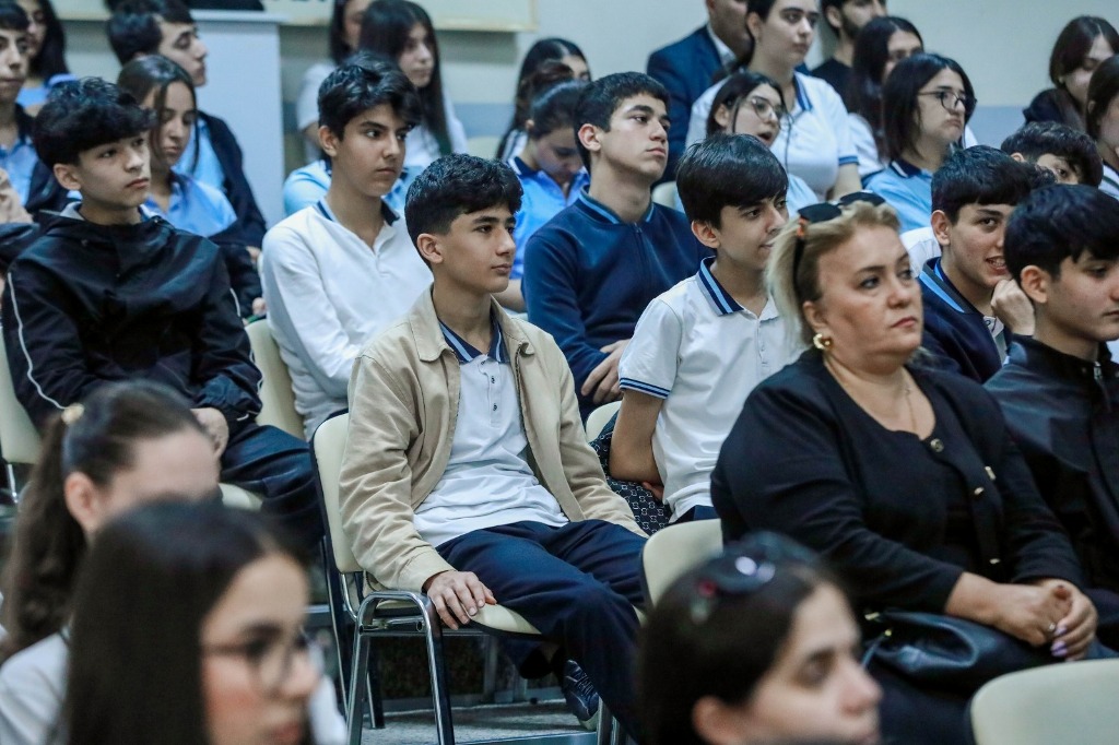 “Müasir dövrdə informasiya mühiti və sosial çağırışlar fonunda gənclər arasında mənəvi dəyərlər” mövzusunda tədbir keçirilib (FOTO)