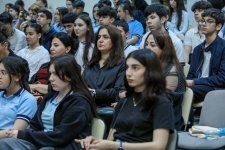 “Müasir dövrdə informasiya mühiti və sosial çağırışlar fonunda gənclər arasında mənəvi dəyərlər” mövzusunda tədbir keçirilib (FOTO)