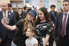 Heydər Əliyev Fondunun vitse-prezidenti Leyla Əliyeva və Bakı Media Mərkəzinin rəhbəri Arzu Əliyeva "Urban Expo" sərgisi ilə tanış olublar (FOTO)