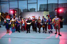 Heydər Əliyev Mərkəzində perulu rəssamın fərdi sərgisinin açılışı olub (FOTO)