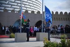 WUF13: Azərbaycanın və BMT-nin bayraqlarının endirilməsi mərasimi keçirildi (FOTO)