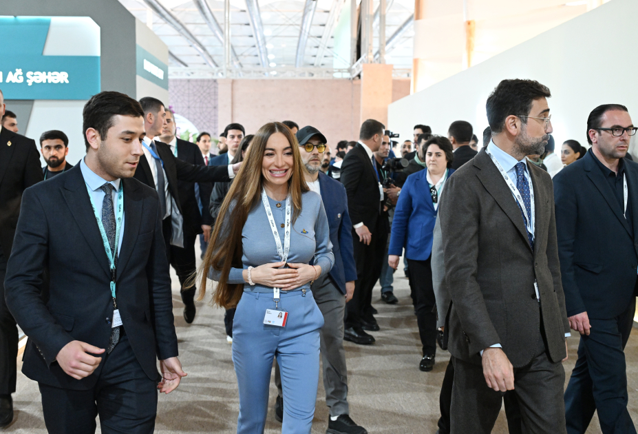 Heydər Əliyev Fondunun vitse-prezidenti Leyla Əliyeva və Bakı Media Mərkəzinin rəhbəri Arzu Əliyeva "Urban Expo" sərgisi ilə tanış olublar (FOTO)