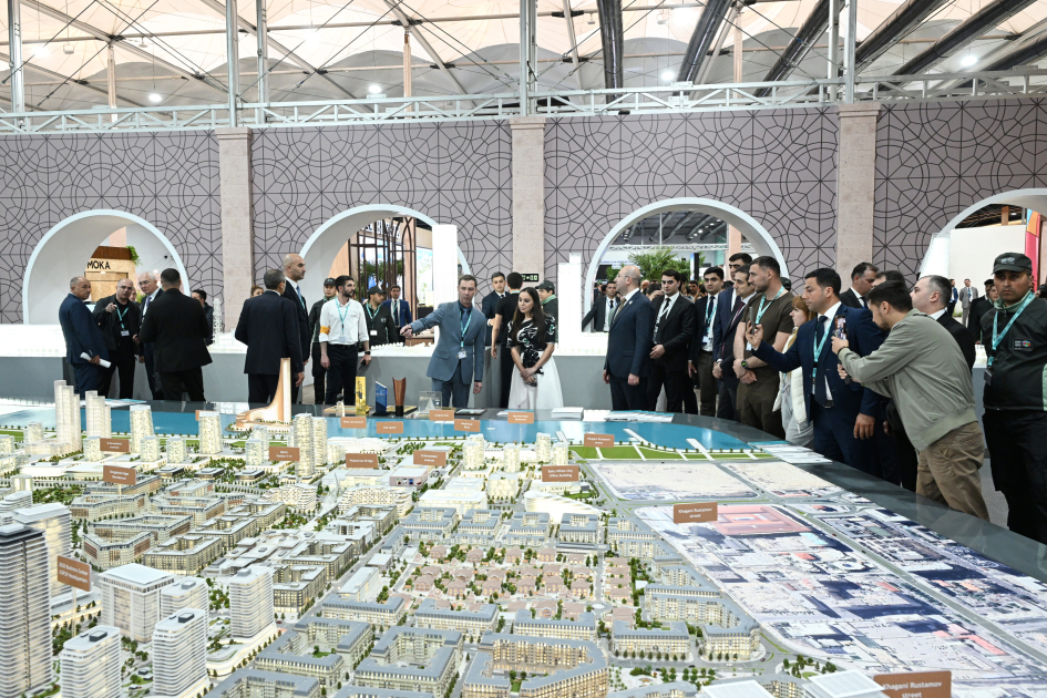 Heydər Əliyev Fondunun vitse-prezidenti Leyla Əliyeva və Bakı Media Mərkəzinin rəhbəri Arzu Əliyeva "Urban Expo" sərgisi ilə tanış olublar (FOTO)