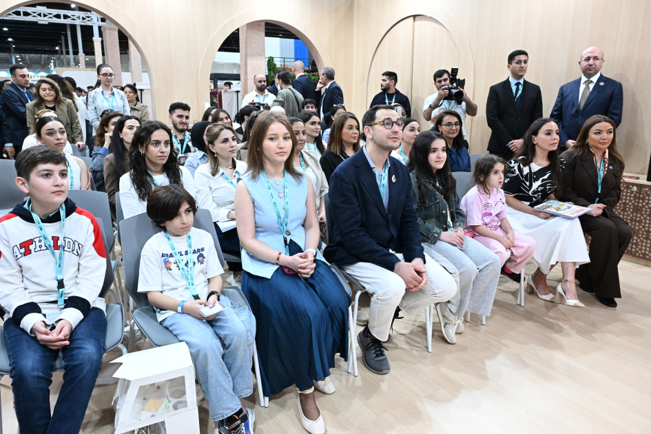 Heydər Əliyev Fondunun vitse-prezidenti Leyla Əliyeva və Bakı Media Mərkəzinin rəhbəri Arzu Əliyeva "Urban Expo" sərgisi ilə tanış olublar (FOTO)