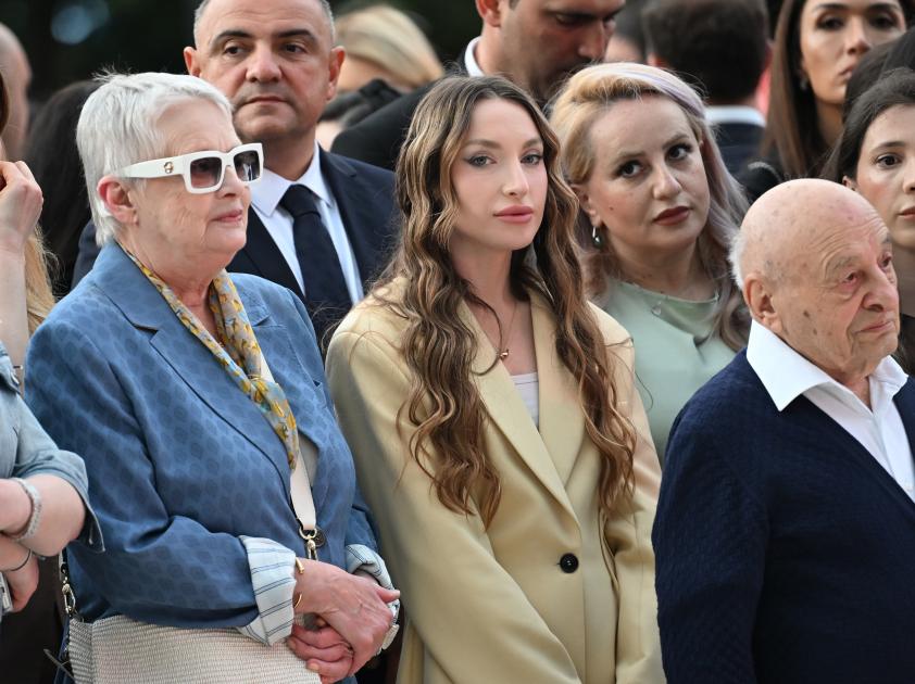 Heydər Əliyev Mərkəzində perulu rəssamın fərdi sərgisinin açılışı olub (FOTO)