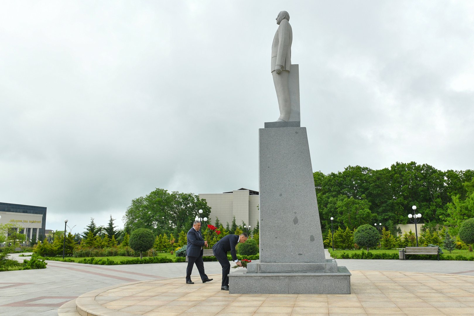 Nazir Rəşad Nəbiyev Xızıda vətəndaşları qəbul edib (FOTO)