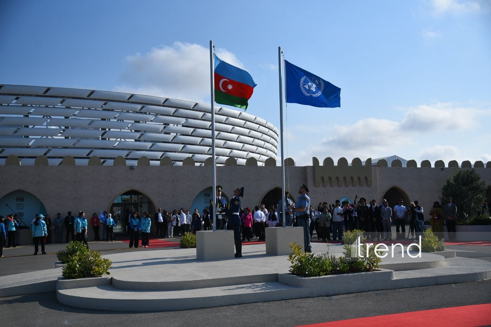 WUF13: Azərbaycanın və BMT-nin bayraqlarının endirilməsi mərasimi keçirildi (FOTO)