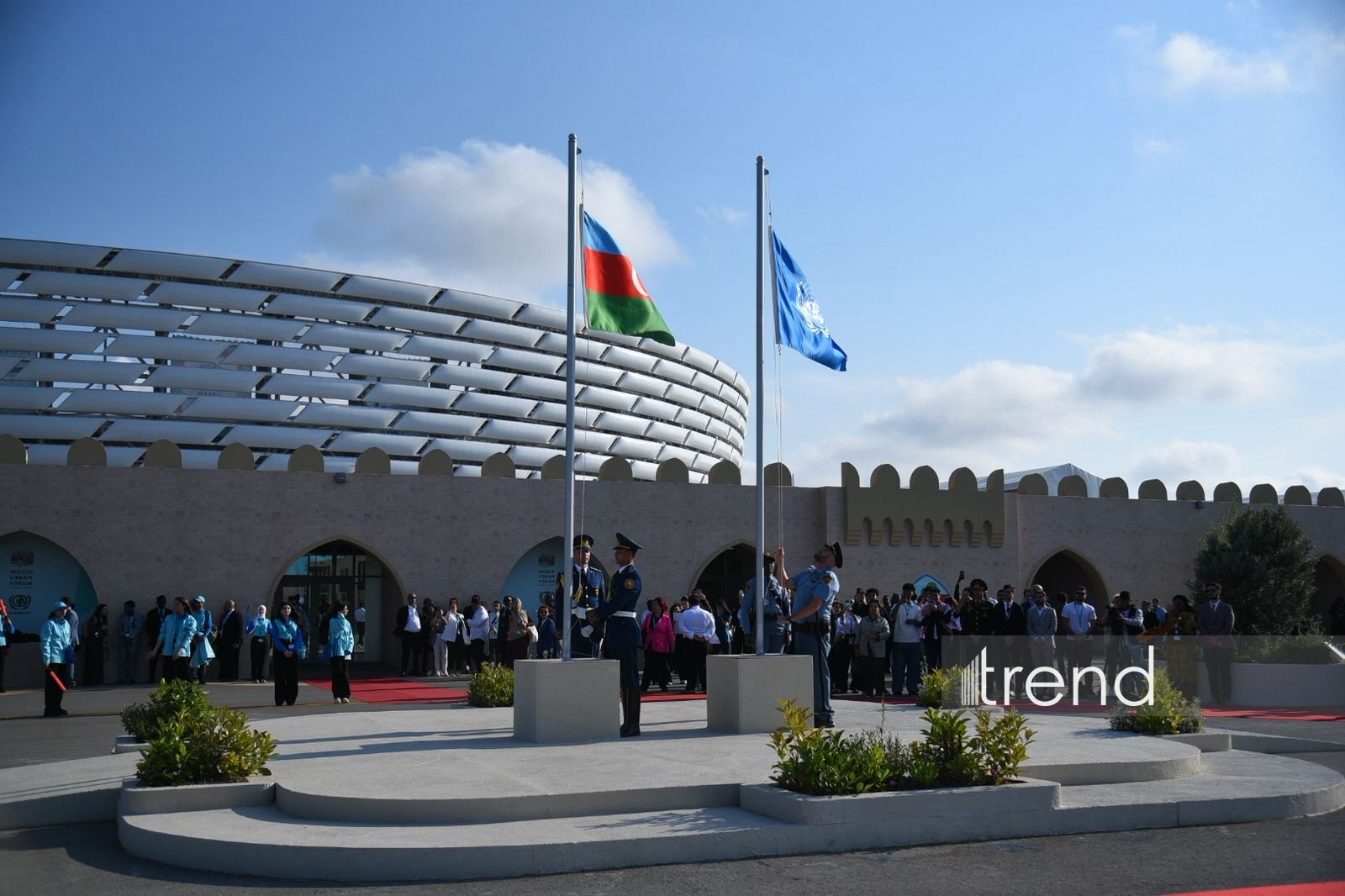 WUF13: Azərbaycanın və BMT-nin bayraqlarının endirilməsi mərasimi keçirildi (FOTO)