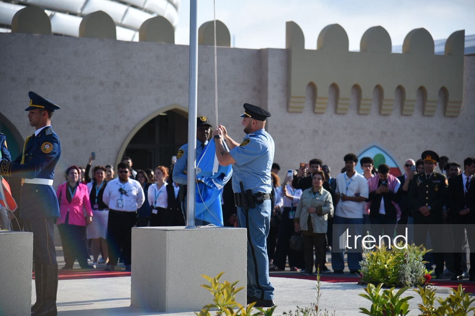 WUF13: Azərbaycanın və BMT-nin bayraqlarının endirilməsi mərasimi keçirildi (FOTO)