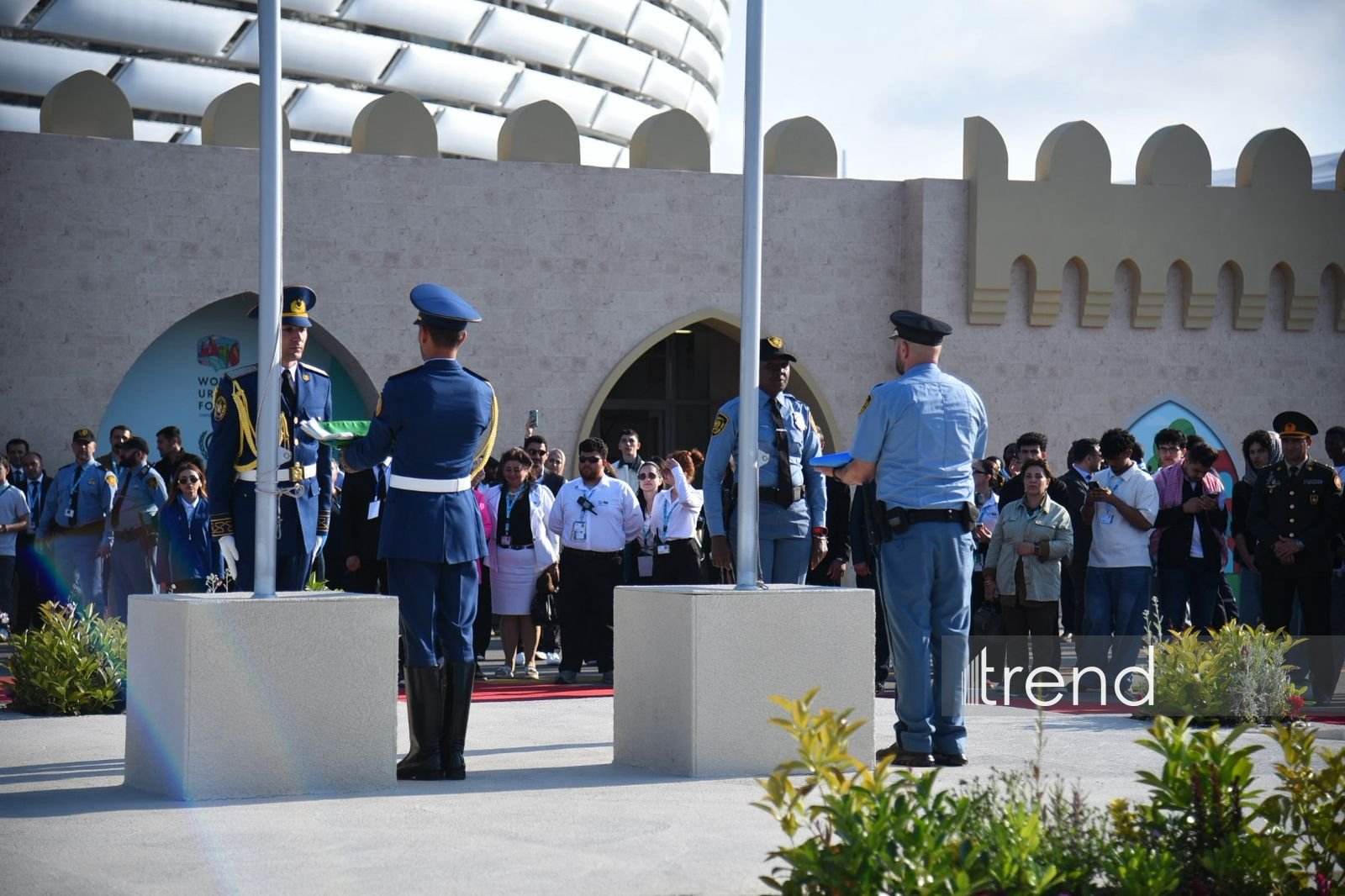 WUF13: Azərbaycanın və BMT-nin bayraqlarının endirilməsi mərasimi keçirildi (FOTO)