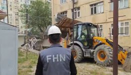 Sumqayıtda qanunsuz tikili sökülüb (FOTO)