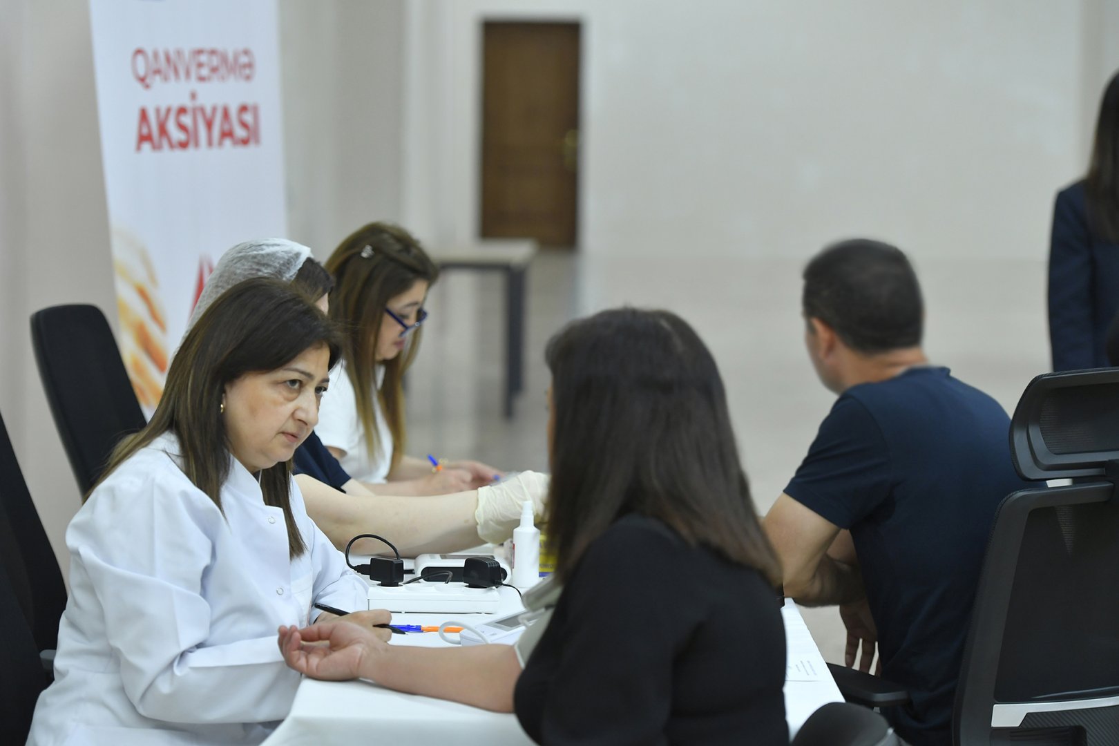 Rəqəmsal İnkişaf və Nəqliyyat Nazirliyində könüllü qanvermə aksiyası keçirilib (FOTO)