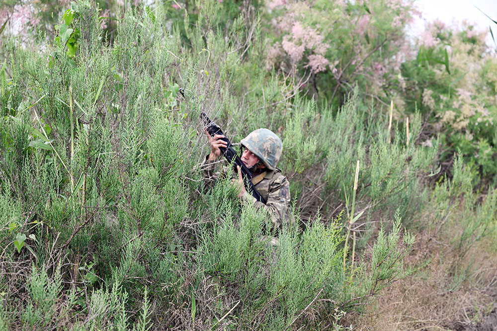 Xüsusi təyinatlılar hərbi vəzifəlilərlə təlim keçdi (FOTO)