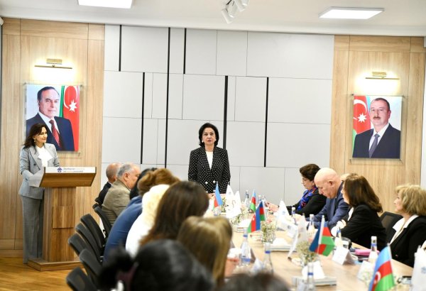 AzMİU-da dil, milli kimlik və tarixi şüura həsr olunmuş nüfuzlu elmi seminar keçirilib (FOTO)
