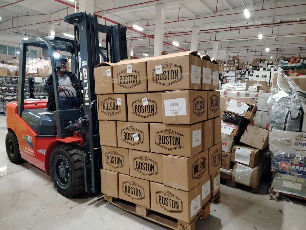 Azərbaycana qanunsuz gətirilən 10 milyon ədəd siqaret ələ keçirildi (FOTO)