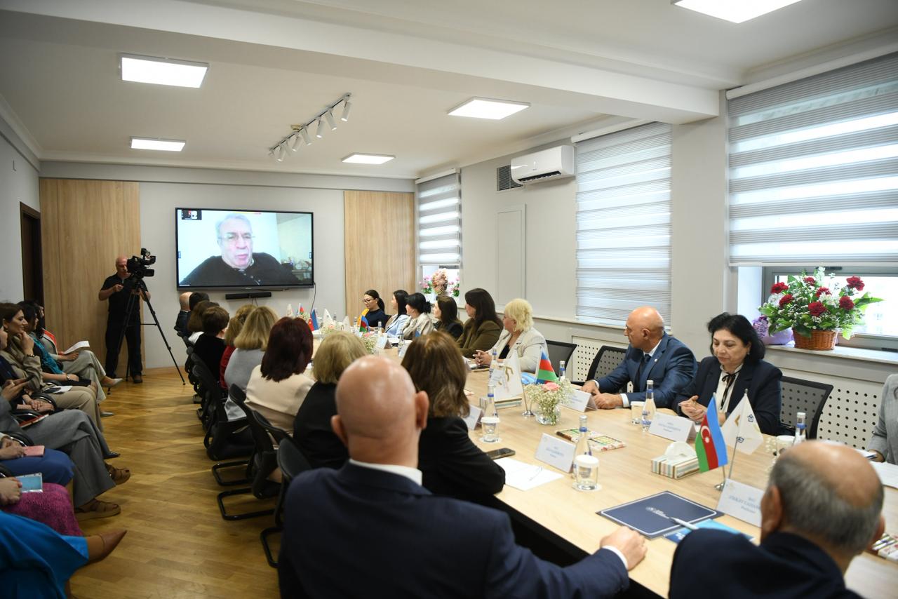 AzMİU-da dil, milli kimlik və tarixi şüura həsr olunmuş nüfuzlu elmi seminar keçirilib (FOTO)