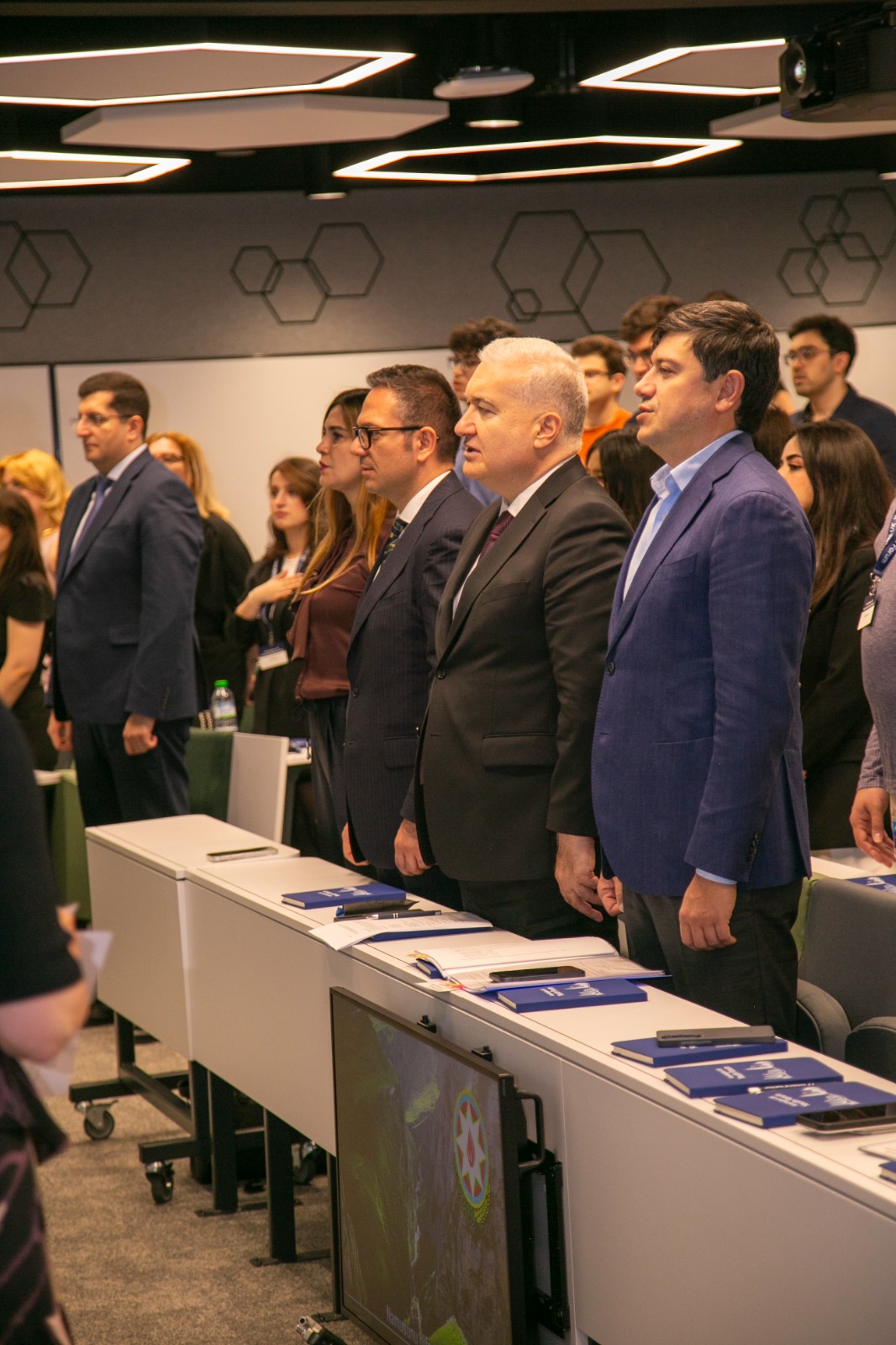 Birləşmiş Krallıqdakı Azərbaycanlı Gənclərin I Forumu geniş coğrafi təmsilçiliklə yadda qalıb (FOTO)