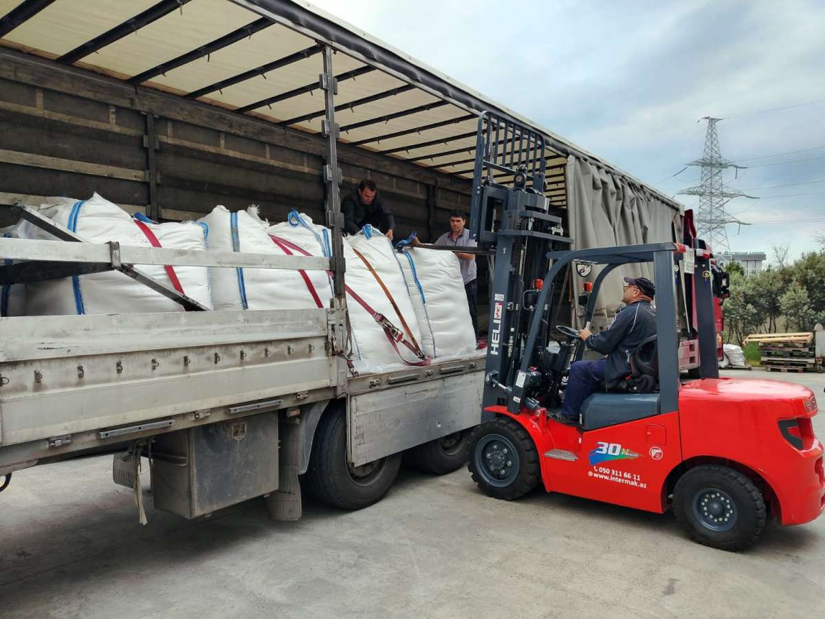 Azərbaycana qanunsuz gətirilən 10 milyon ədəd siqaret ələ keçirildi (FOTO)