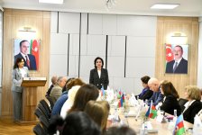 AzMİU-da dil, milli kimlik və tarixi şüura həsr olunmuş nüfuzlu elmi seminar keçirilib (FOTO)