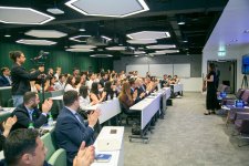 Birləşmiş Krallıqdakı Azərbaycanlı Gənclərin I Forumu geniş coğrafi təmsilçiliklə yadda qalıb (FOTO)