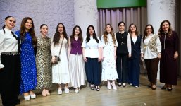 Leyla Əliyeva və Alona Əliyeva SƏNƏT Uşaq Musiqi və İncəsənət Mərkəzində təşkil olunan konsert proqramını izləyiblər (FOTO)