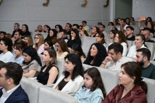 Leyla Əliyeva və Alona Əliyeva SƏNƏT Uşaq Musiqi və İncəsənət Mərkəzində təşkil olunan konsert proqramını izləyiblər (FOTO)