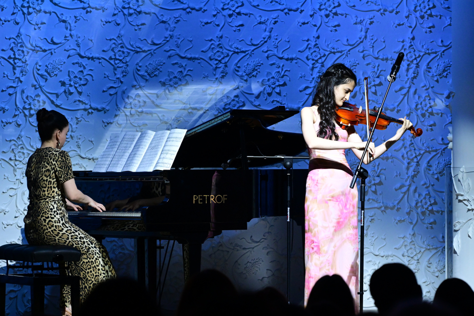 Leyla Əliyeva və Alona Əliyeva SƏNƏT Uşaq Musiqi və İncəsənət Mərkəzində təşkil olunan konsert proqramını izləyiblər (FOTO)