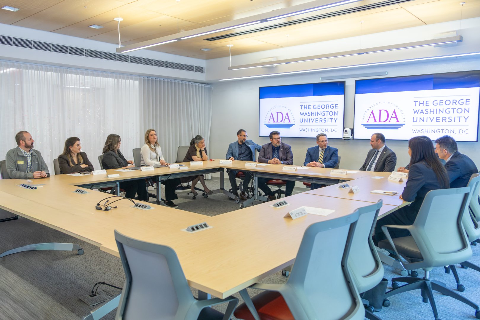 ADA Universitetinin ikili diplom proqramları üzrə Rəhbər Komitəsinin növbəti iclası keçirilib (FOTO)