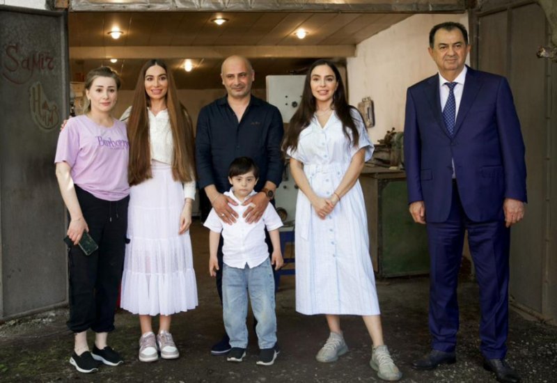 Leyla Əliyeva və Arzu Əliyeva Lənkəranda yerli sənətkarın yaradıcılığı ilə tanış olublar (FOTO)