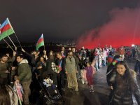 Azərbaycan bayrağının rəngləri Niaqara şəlaləsində (FOTO)