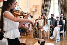 Alona Əliyeva Maqsud İbrahimbəyov Yaradıcılıq Mərkəzində uşaqlar üçün xeyriyyə ustad dərsində iştirak edib (FOTO)