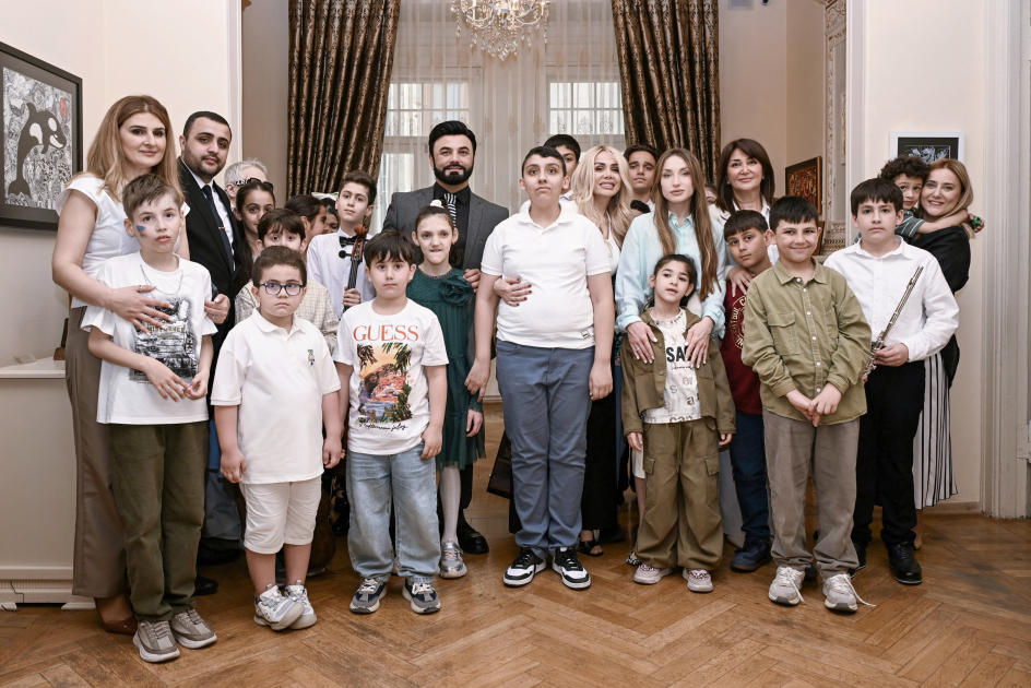 Alona Əliyeva Maqsud İbrahimbəyov Yaradıcılıq Mərkəzində uşaqlar üçün xeyriyyə ustad dərsində iştirak edib (FOTO)
