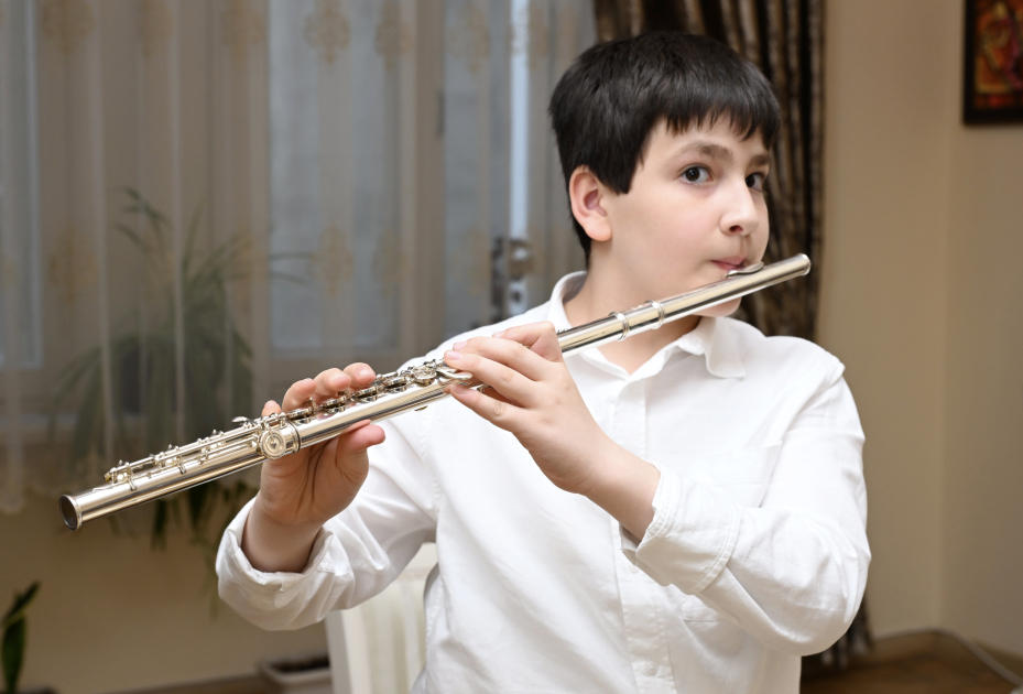 Alona Əliyeva Maqsud İbrahimbəyov Yaradıcılıq Mərkəzində uşaqlar üçün xeyriyyə ustad dərsində iştirak edib (FOTO)