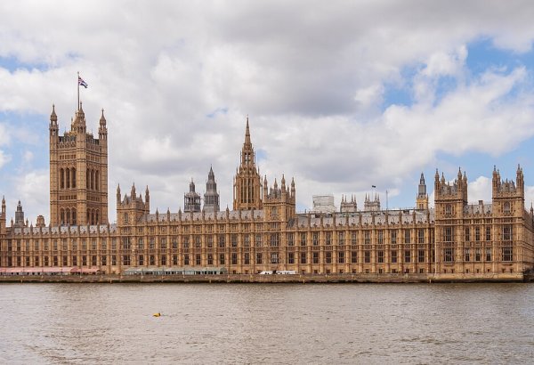 Britaniyada hökumət binasında gizli kamera aşkar edilib
