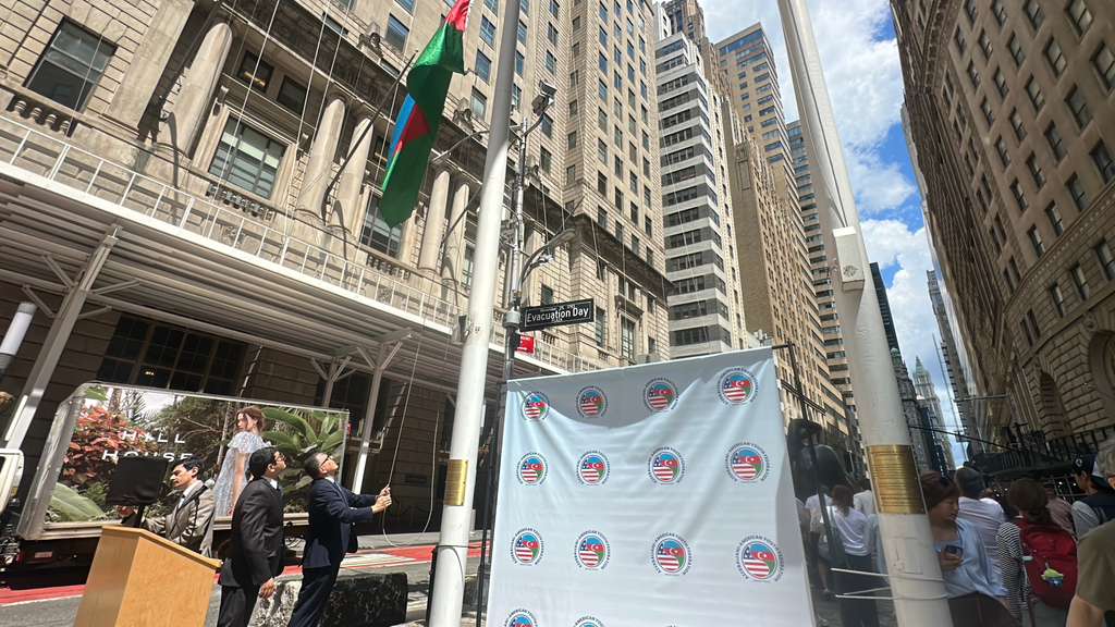 Nyu-Yorkda Azərbaycanın Müstəqillik Günü münasibətilə bayraq qaldırma mərasimi keçirilib (FOTO)