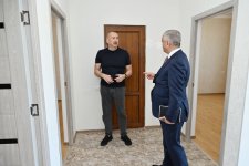 Prezident İlham Əliyev Xocalıda hərbi qulluqçular üçün nəzərdə tutulan fərdi evlərdə yaradılmış şəraitlə tanış olub (FOTO)