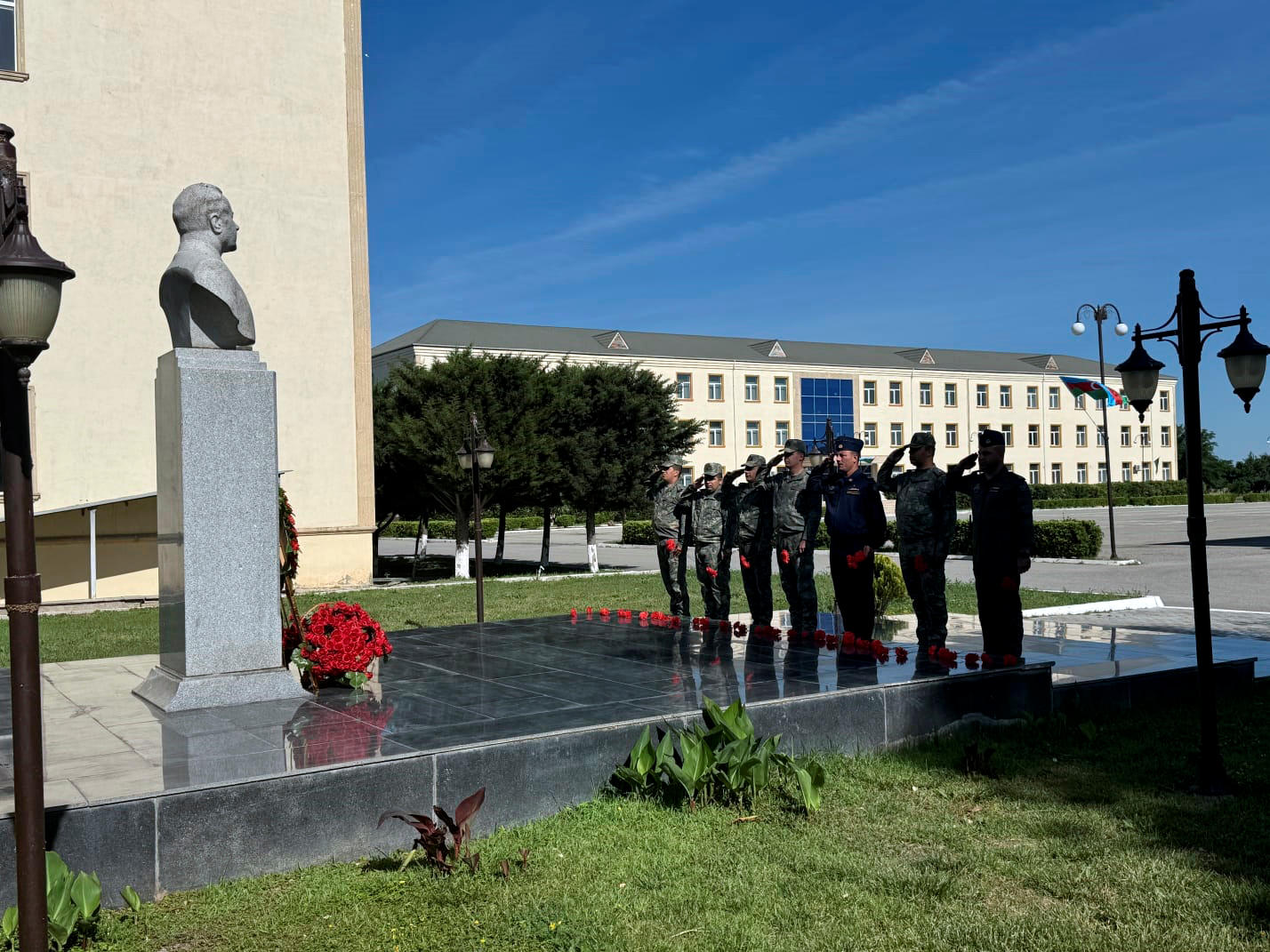 Azərbaycan Ordusunda Qurban bayramı və 28 May - Müstəqillik Günü münasibətilə silsilə tədbirlər keçirilib (FOTO)