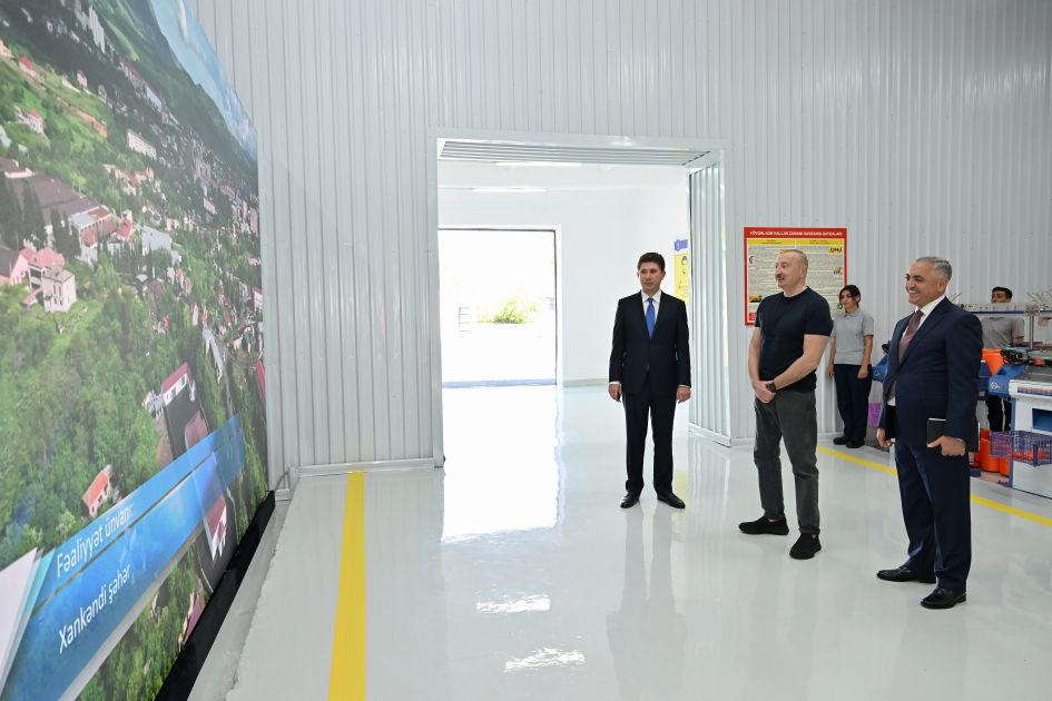 Prezident İlham Əliyev Xankəndidə iş əlcəkləri istehsalı müəssisəsinin açılışında iştirak edib (FOTO)