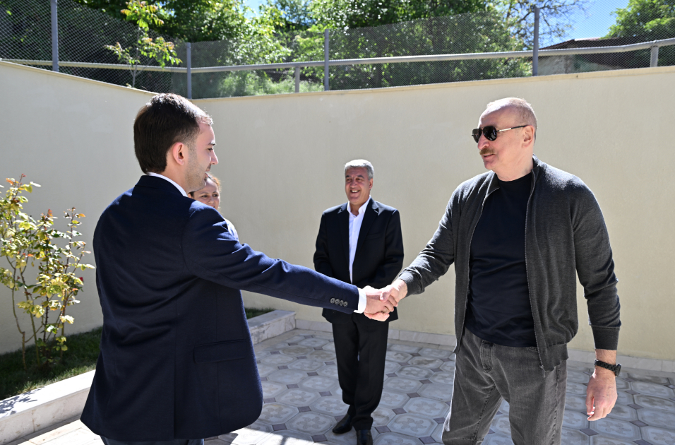 Prezident İlham Əliyev Şuşanın Böyük Qaladərəsi kəndində görülən işlərlə tanış olub, sakinlərlə görüşüb (FOTO/VİDEO)