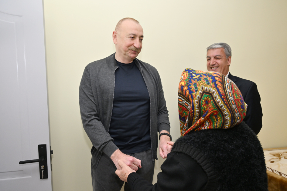 Prezident İlham Əliyev Şuşanın Böyük Qaladərəsi kəndində görülən işlərlə tanış olub, sakinlərlə görüşüb (FOTO/VİDEO)