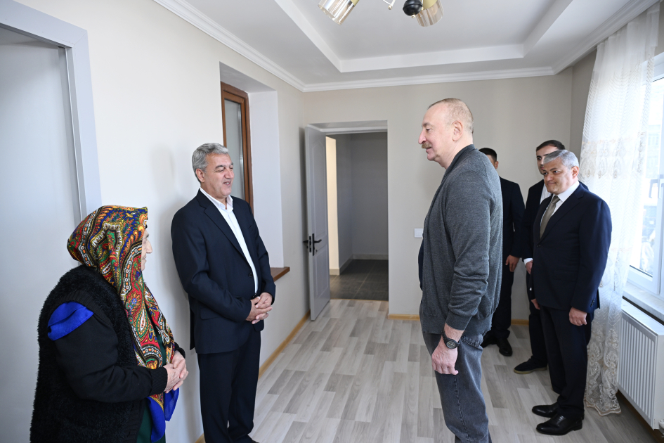 Prezident İlham Əliyev Şuşanın Böyük Qaladərəsi kəndində görülən işlərlə tanış olub, sakinlərlə görüşüb (FOTO/VİDEO)