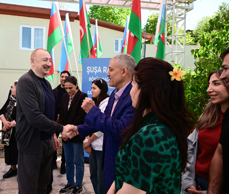 Prezident İlham Əliyev Şuşanın Böyük Qaladərəsi kəndində görülən işlərlə tanış olub, sakinlərlə görüşüb (FOTO/VİDEO)