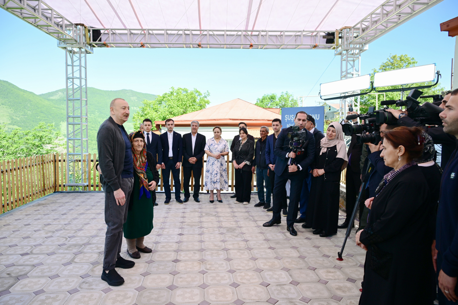 Prezident İlham Əliyev Şuşanın Böyük Qaladərəsi kəndində görülən işlərlə tanış olub, sakinlərlə görüşüb (FOTO/VİDEO)