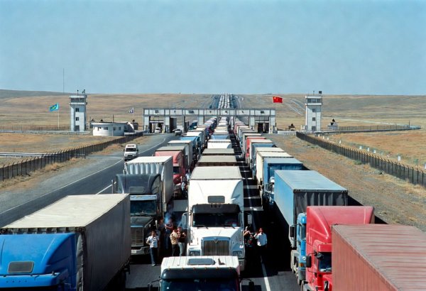 Qazaxıstan və Çin limitsiz mübadiləyə keçir