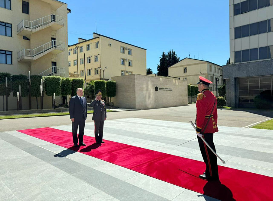 Zakir Həsənov Gürcüstanın müdafiə naziri ilə görüşdü (FOTO)